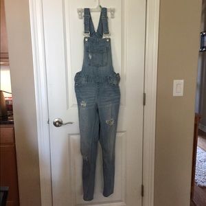 Size 1 skinny leg, ripped jean overalls